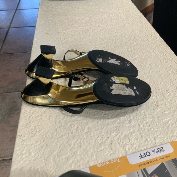 Super cute kitten heal slide on. Thong like - Picture 11 of 11